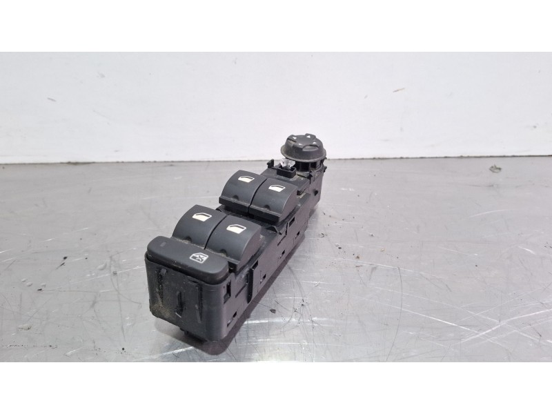 Recambio de mando elevalunas delantero izquierdo para peugeot 2008 signature blue referencia OEM IAM   
