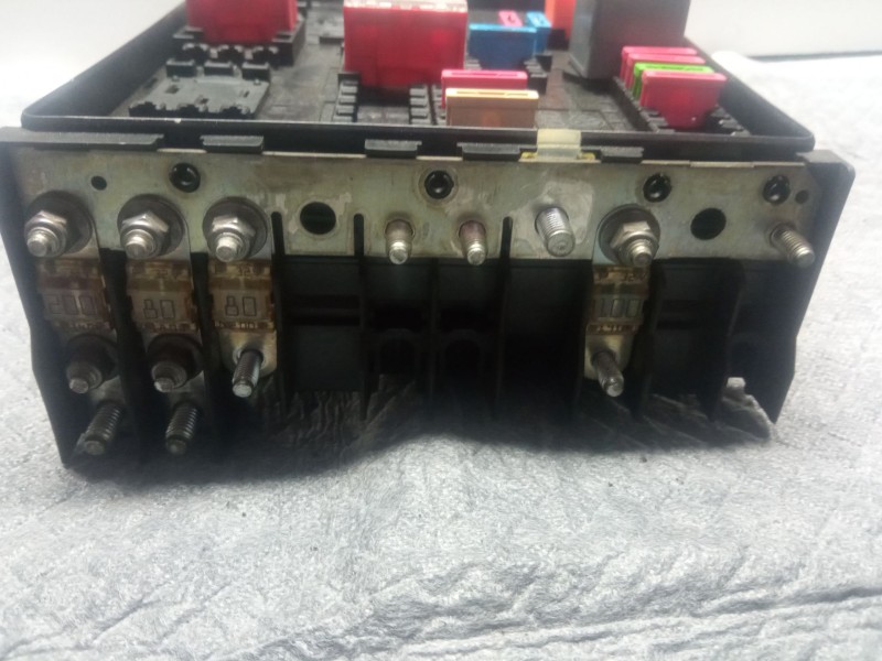 Recambio de caja reles / fusibles para seat altea referencia OEM IAM 1K0937124K  