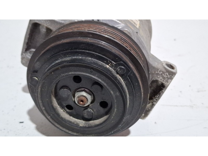 Recambio de compresor aire acondicionado para mercedes-benz vito referencia OEM IAM A0008303902  