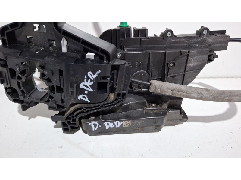 Recambio de cerradura puerta delantera derecha para mercedes-benz vito referencia OEM IAM A4477200235  