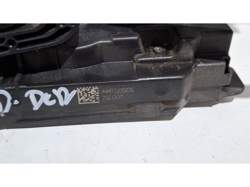 Recambio de cerradura puerta delantera derecha para mercedes-benz vito referencia OEM IAM A4477200235  