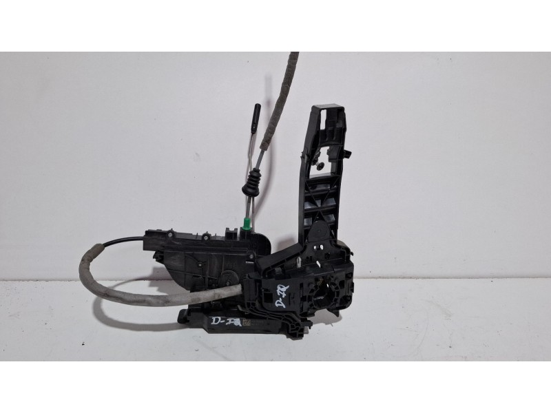 Recambio de cerradura puerta delantera izquierda para mercedes-benz vito referencia OEM IAM A4477200035  