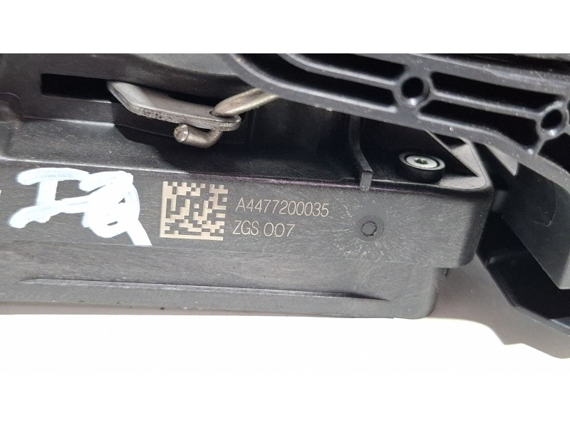 Recambio de cerradura puerta delantera izquierda para mercedes-benz vito referencia OEM IAM A4477200035  