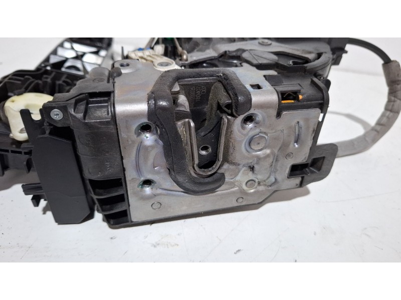 Recambio de cerradura puerta delantera izquierda para mercedes-benz vito referencia OEM IAM A4477200035  