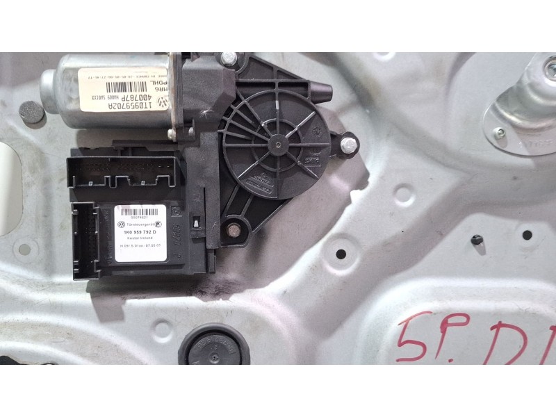 Recambio de elevalunas delantero derecho para volkswagen touran referencia OEM IAM 1T1837730AE / 1k0959792d / 1t0959702a  