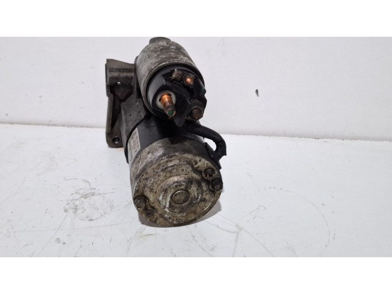 Recambio de motor arranque para renault kangoo referencia OEM IAM 8200584685  