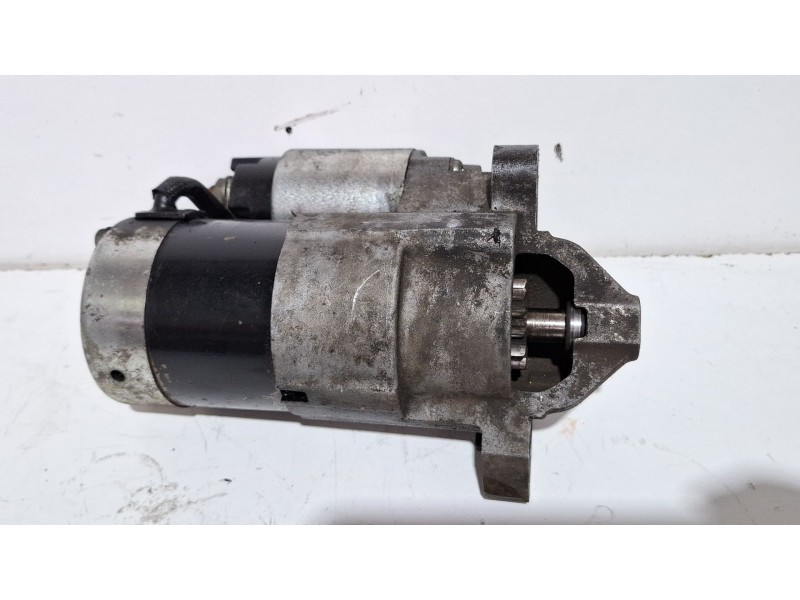 Recambio de motor arranque para renault kangoo referencia OEM IAM 8200584685  