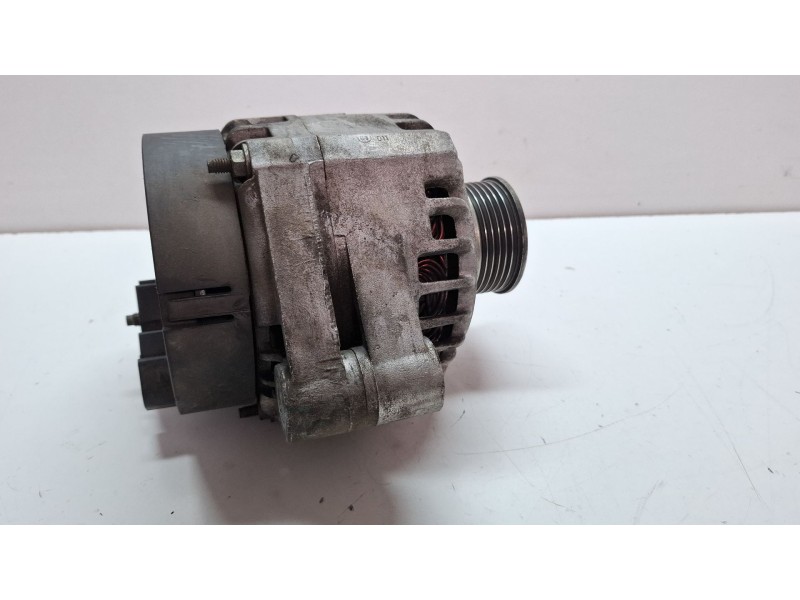 Recambio de alternador para opel vectra referencia OEM IAM 93169028  