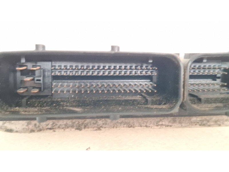 Recambio de centralita motor para volkswagen golf referencia OEM IAM 038906012FB 0281010651  