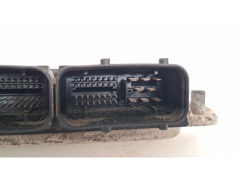 Recambio de centralita motor para volkswagen golf referencia OEM IAM 038906012FB 0281010651  