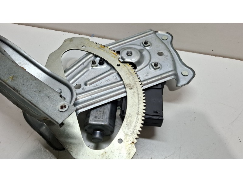Recambio de elevalunas delantero derecho para renault megane scenic 1.5 d 110cv jz/jz09/jz0903 referencia OEM IAM 807302741R  