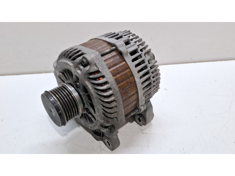 Recambio de alternador para renault megane scenic 1.5 d 110cv jz/jz09/jz0903 referencia OEM IAM 8200960533a  