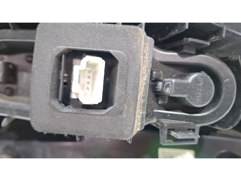 Recambio de piloto carrocería trasero derecho para renault megane scenic 1.5 d 110cv jz/jz09/jz0903 referencia OEM IAM 265503764