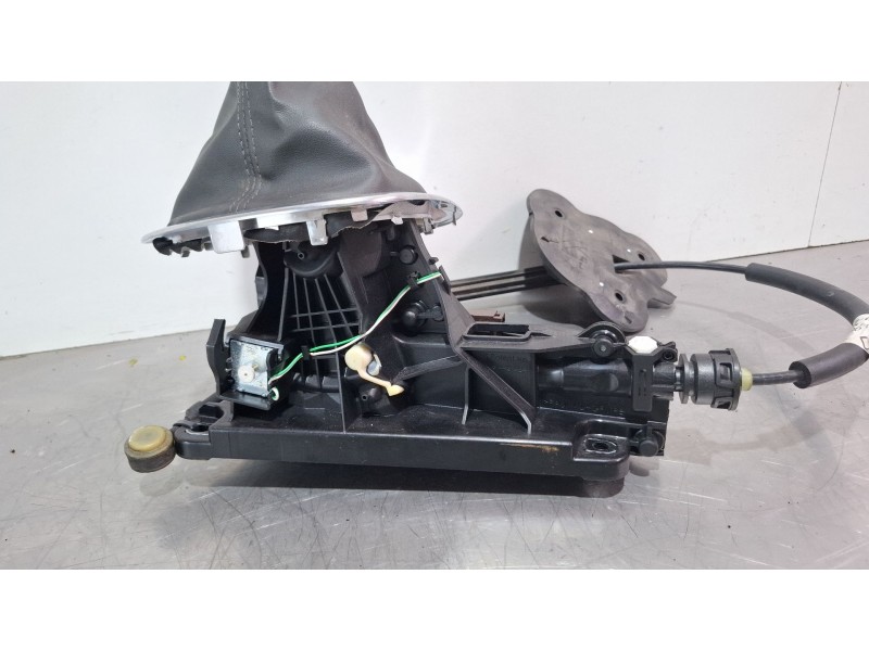 Recambio de palanca cambio para renault megane scenic 1.5 d 110cv jz/jz09/jz0903 referencia OEM IAM 8200961663A  
