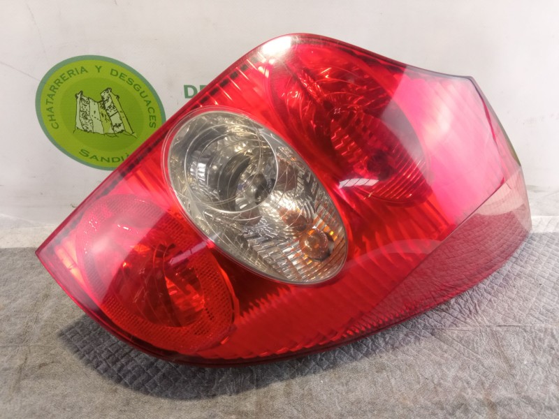 Recambio de piloto trasero derecho para renault laguna referencia OEM IAM   