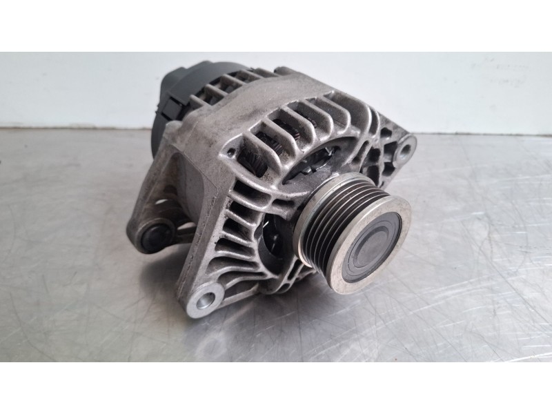 Recambio de alternador para alfa romeo gt referencia OEM IAM 46782213  