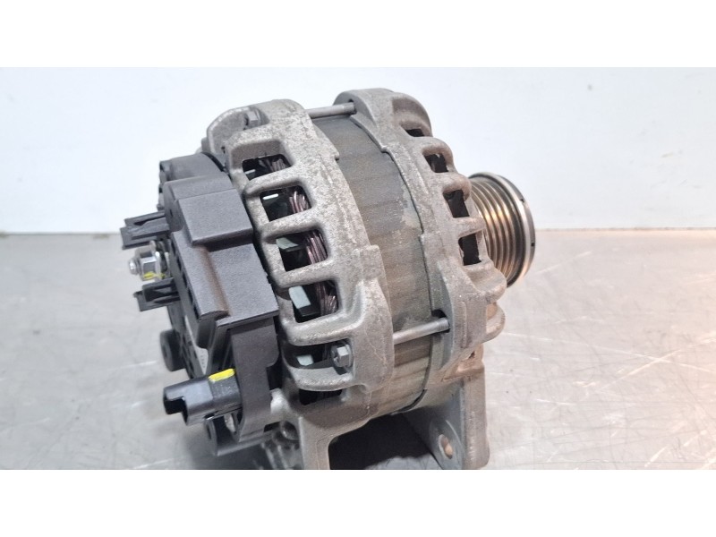 Recambio de alternador para dacia dokker referencia OEM IAM 231002949R  