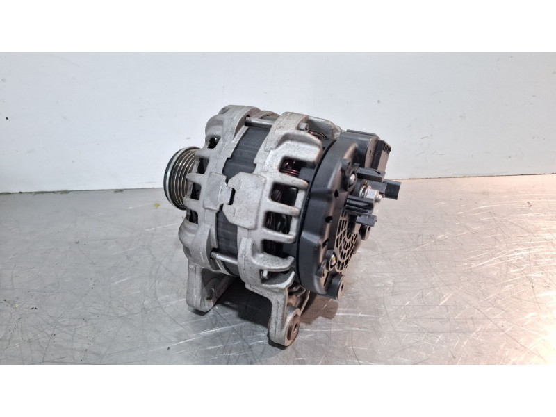 Recambio de alternador para dacia dokker referencia OEM IAM 231002949R  