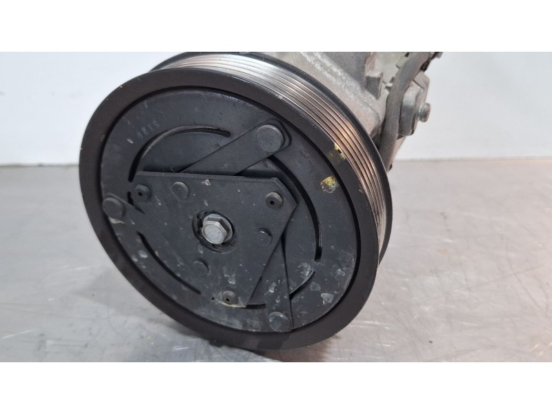 Recambio de compresor aire acondicionado para dacia dokker referencia OEM IAM 926009154R  