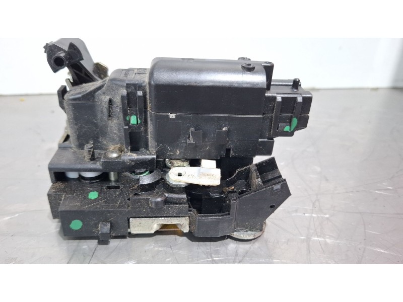 Recambio de cerradura puerta delantera derecha para dacia dokker referencia OEM IAM   