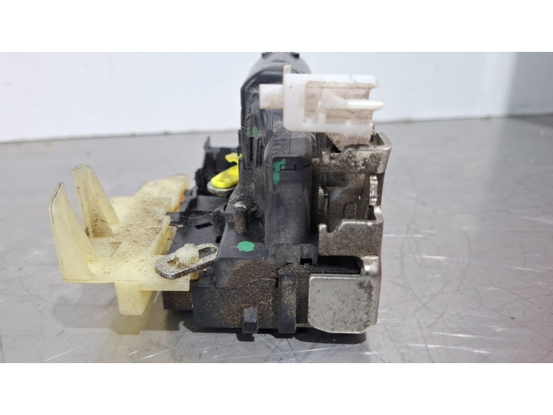 Recambio de cerradura puerta delantera izquierda para dacia dokker referencia OEM IAM   