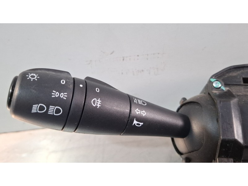 Recambio de mando multifuncion para dacia dokker referencia OEM IAM 681727472RD 479457095R E10670223  