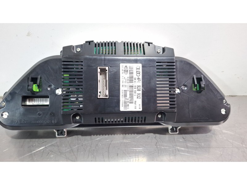 Recambio de cuenta kilometros para audi a 6 referencia OEM IAM 4f0920932 4F0910930C  