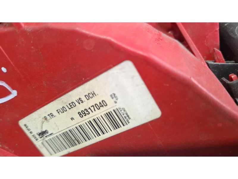 Recambio de piloto trasero derecho para audi a 6 referencia OEM IAM 89317040  