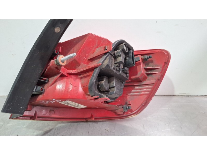 Recambio de piloto trasero izquierdo para audi a 6 referencia OEM IAM 89317030  