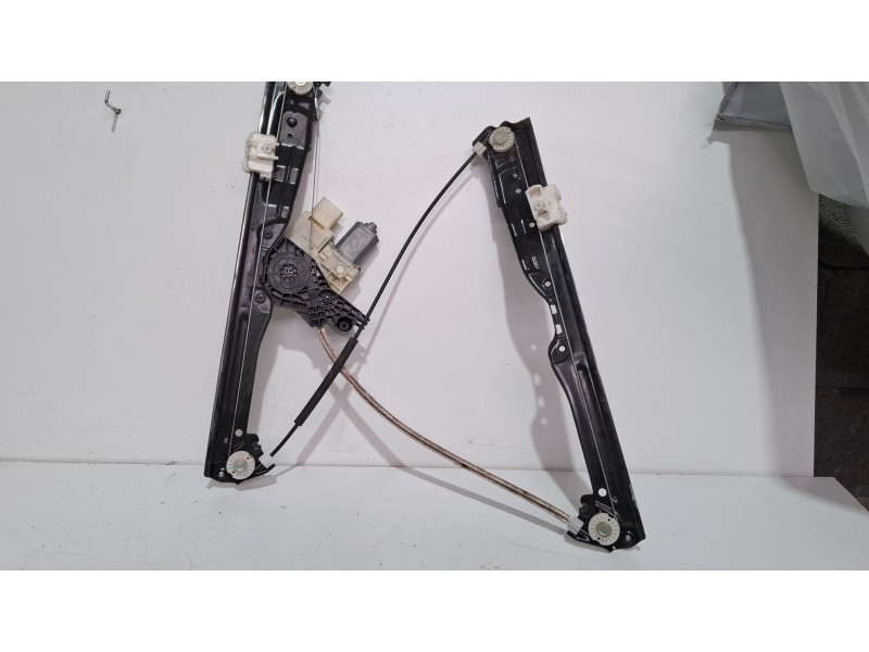 Recambio de elevalunas delantero derecho para peugeot 308 referencia OEM IAM 9678189780  