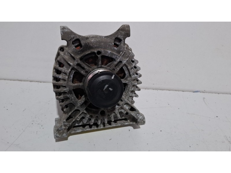 Recambio de alternador para mercedes-benz 180 referencia OEM IAM a6401540302  