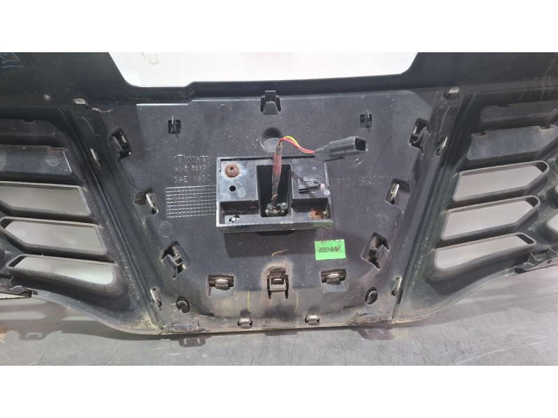 Recambio de rejilla delantera para nissan qashqai referencia OEM IAM A0455283  