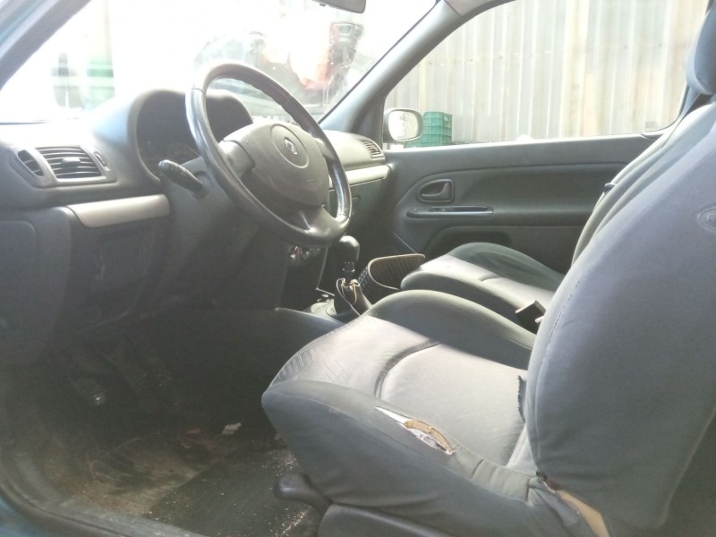 renault clio del año 2003