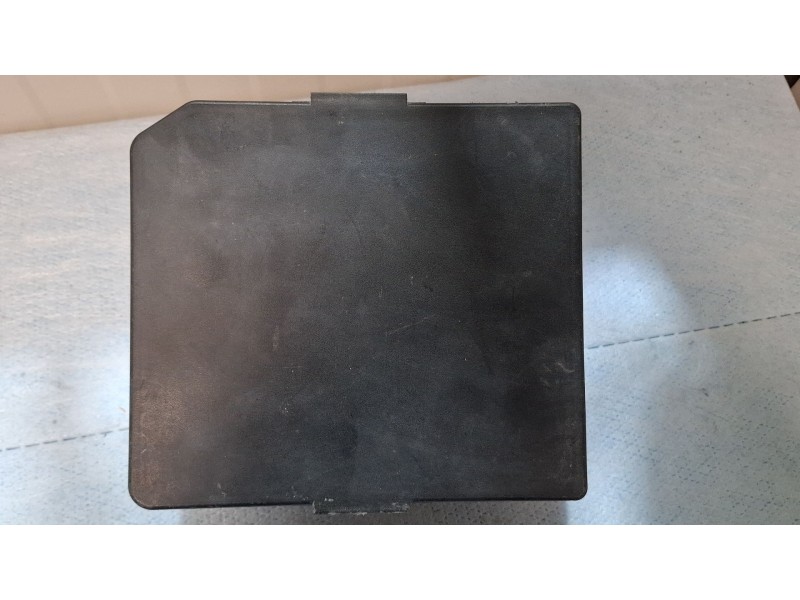 Recambio de caja reles / fusibles para nissan qashqai referencia OEM IAM 284B7JD03C  