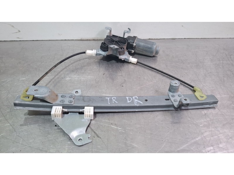 Recambio de elevalunas trasero derecho para nissan qashqai referencia OEM IAM N120870 402190A  
