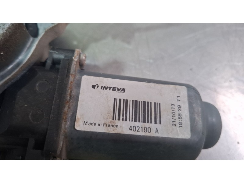 Recambio de elevalunas trasero derecho para nissan qashqai referencia OEM IAM N120870 402190A  