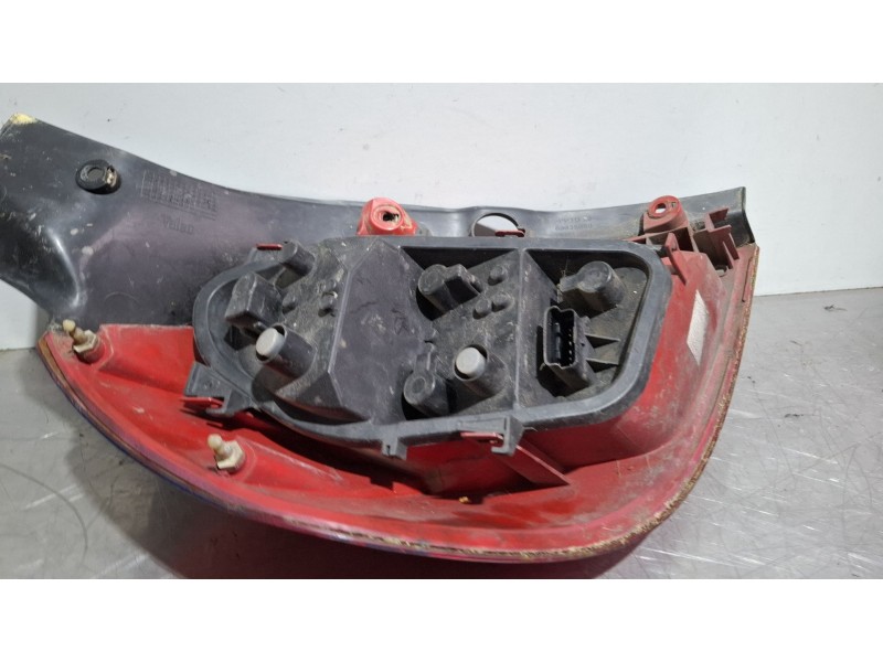 Recambio de piloto trasero derecho para renault clio referencia OEM IAM 89035080  