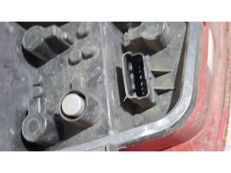 Recambio de piloto trasero derecho para renault clio referencia OEM IAM 89035080  