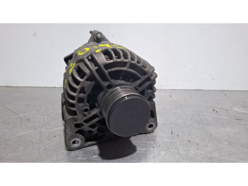 Recambio de alternador para renault clio referencia OEM IAM 0124425037 8200390675  