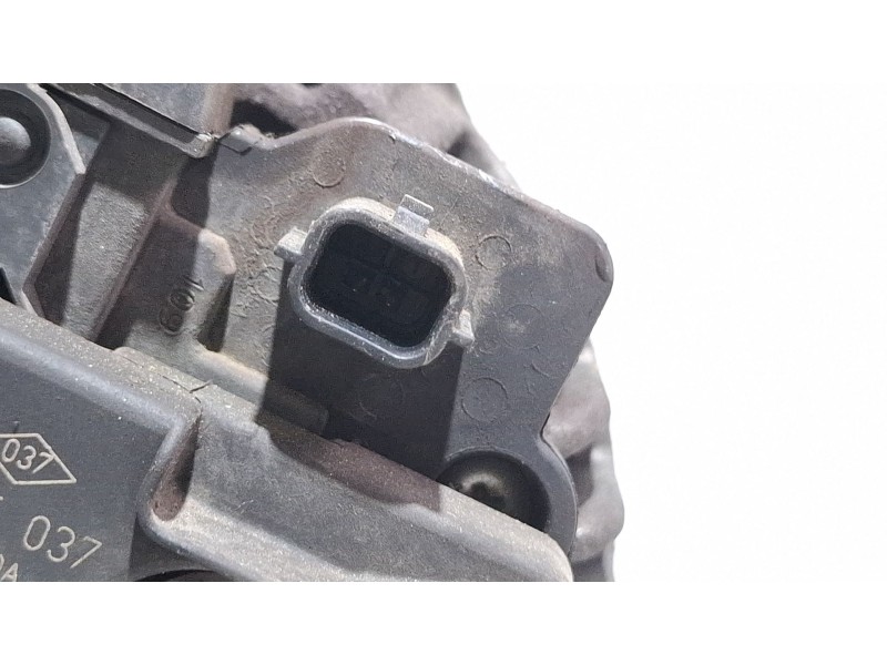 Recambio de alternador para renault clio referencia OEM IAM 0124425037 8200390675  