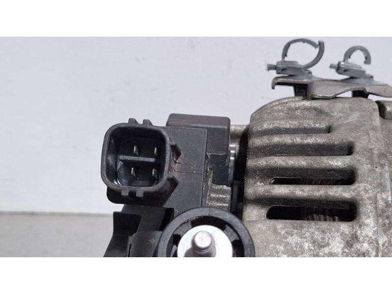 Recambio de alternador para toyota avensis (_t22_) 2.0 vvt-i (azt220_) referencia OEM IAM 0124325085 27060-0h070f  
