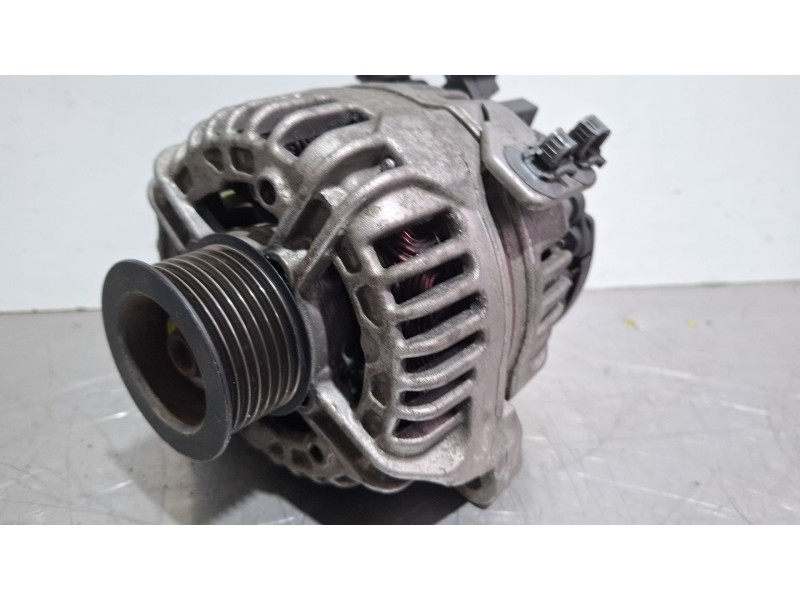 Recambio de alternador para toyota avensis (_t22_) 2.0 vvt-i (azt220_) referencia OEM IAM 0124325085 27060-0h070f  