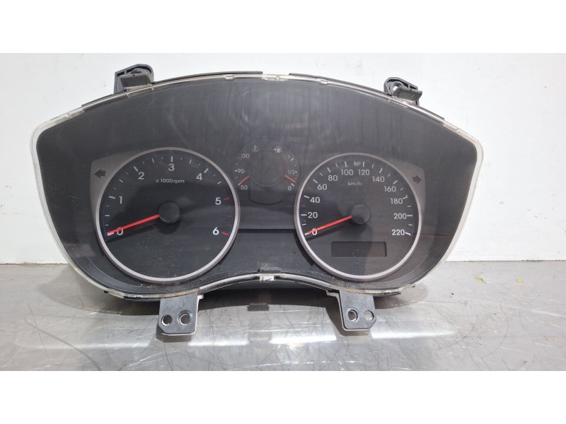 Recambio de cuenta kilometros para hyundai i20 referencia OEM IAM 940131J620  