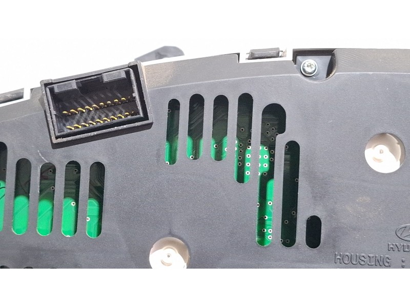 Recambio de cuenta kilometros para hyundai i20 referencia OEM IAM 940131J620  