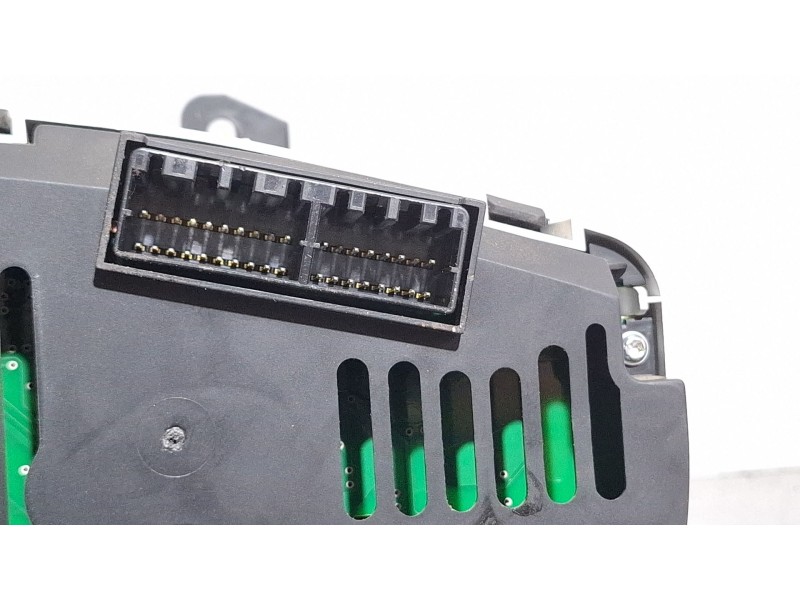 Recambio de cuenta kilometros para hyundai i20 referencia OEM IAM 940131J620  