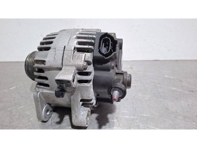 Recambio de alternador para hyundai i20 referencia OEM IAM 373002A400 2607271  