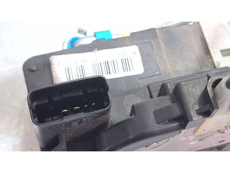 Recambio de cerradura puerta delantera derecha para hyundai i20 referencia OEM IAM 81320  