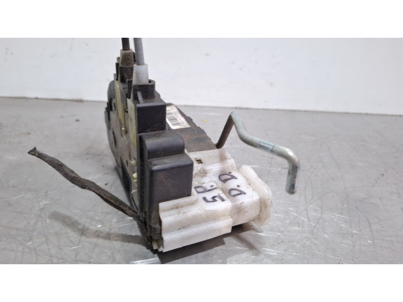 Recambio de cerradura puerta delantera derecha para hyundai i20 referencia OEM IAM 81320  