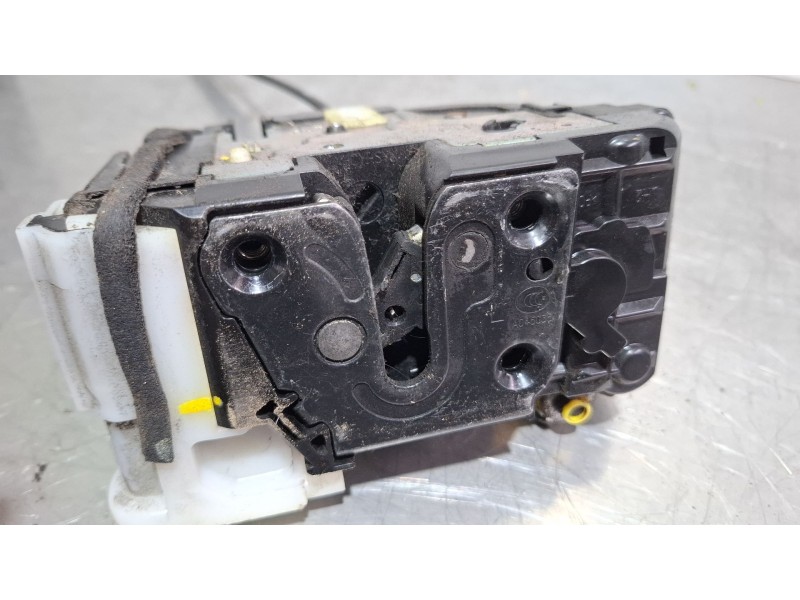 Recambio de cerradura puerta delantera izquierda para hyundai i20 referencia OEM IAM 81310  