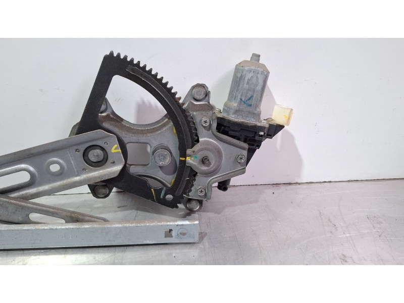 Recambio de elevalunas delantero derecho para hyundai i20 referencia OEM IAM 98820-1J100 262100-4670  